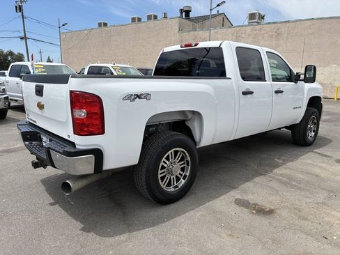 Used 2007 Chevrolet Silverado 2500 LT w/ 1LT Convenience Package AWD/4WD image 2