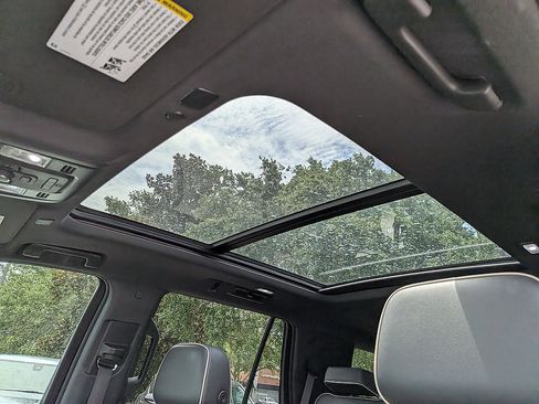 Certified 2022 Chevrolet Tahoe Premier w/ Max Trailering Package AWD/4WD image 34