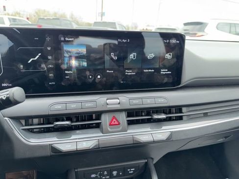 Used 2025 Kia K4 EX image 32