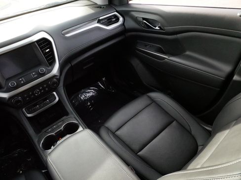 Used 2023 GMC Acadia SLT w/ Preferred Package image 11