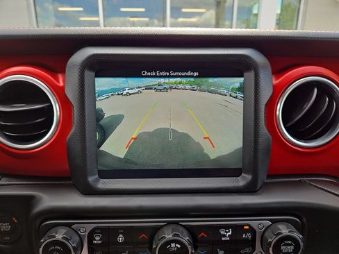 Used 2018 Jeep Wrangler Unlimited Rubicon AWD/4WD image 24