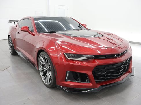 Used 2023 Chevrolet Camaro ZL1 RWD image 2