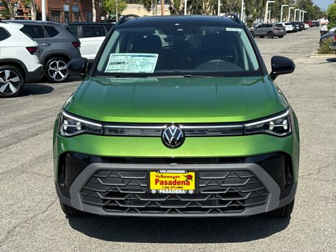 New 2025 Volkswagen Taos SE image 2