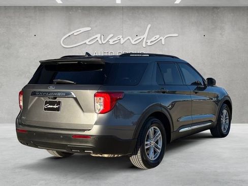 Used 2022 Ford Explorer XLT image 7