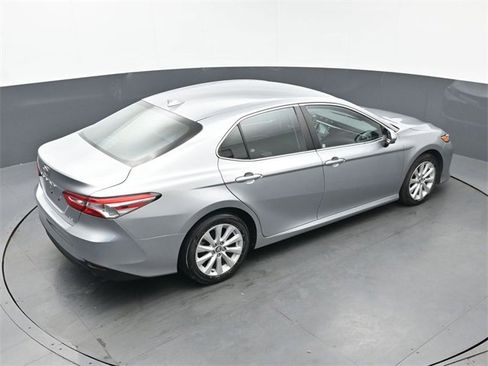 Used 2020 Toyota Camry LE image 36
