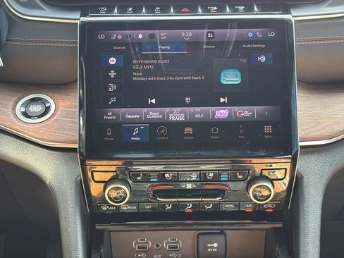 Used 2023 Jeep Grand Cherokee L Summit w/ Advanced Protech Group IV AWD/4WD image 19