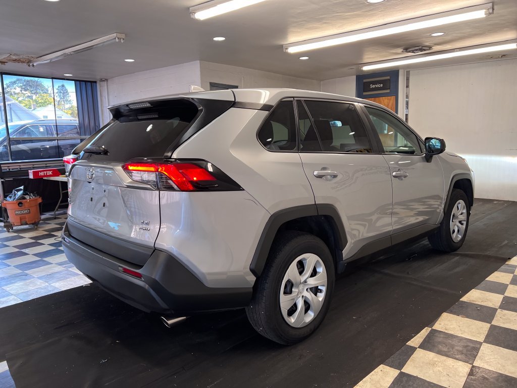 Used 2025 Toyota RAV4 LE AWD/4WD image 12
