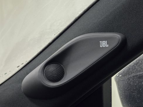 New 2026 Toyota Crown Platinum image 10