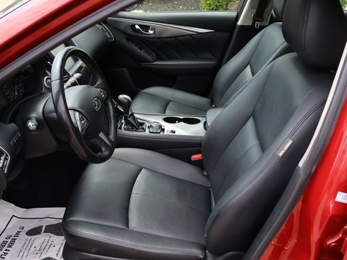 Used 2016 INFINITI Q50 Premium AWD/4WD image 14