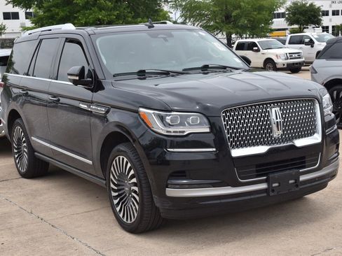 Used 2024 Lincoln Navigator Premiere AWD/4WD image 4