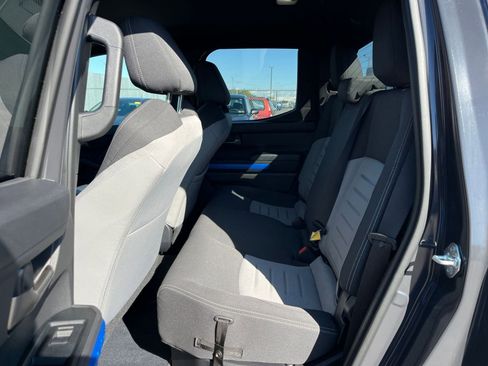 Used 2025 Toyota Tacoma TRD Off-Road image 26