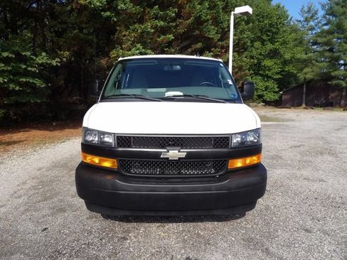 Used 2018 Chevrolet Express 2500 w/ Driver Convenience Package RWD image 8