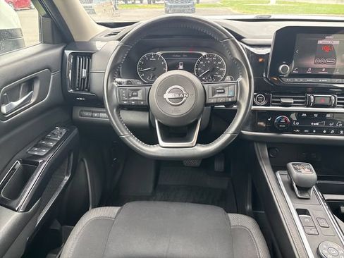 Used 2022 Nissan Pathfinder SV AWD/4WD image 13