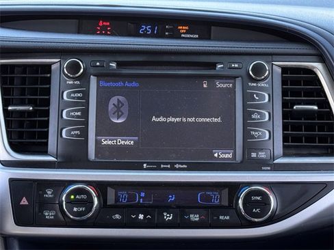 Used 2019 Toyota Highlander XLE image 15