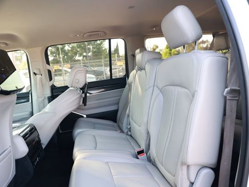 Used 2023 Jeep Wagoneer L 4WD w/ Rear Seat Video Group 1 image 34
