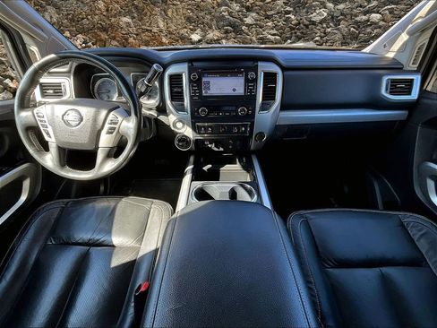 Used 2016 Nissan Titan PRO-4X w/ Pro-4x Convenience Package image 15