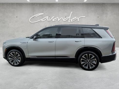 Certified 2026 Cadillac Vistiq Sport image 14