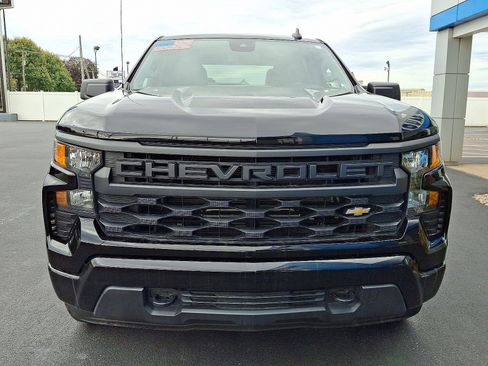 Used 2023 Chevrolet Silverado 1500 Custom image 2
