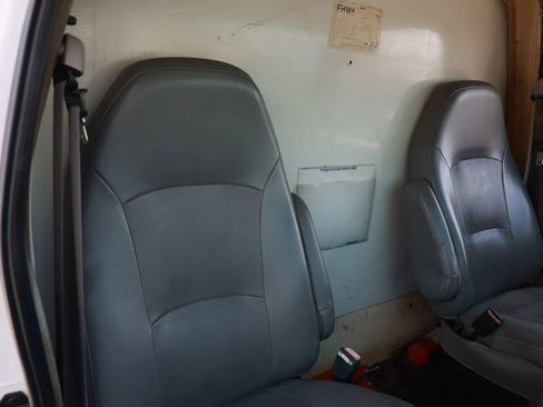 Used 2005 Ford E-350 and Econoline 350 Super Duty image 14