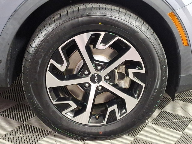 Used 2023 Kia Sportage EX AWD/4WD image 11