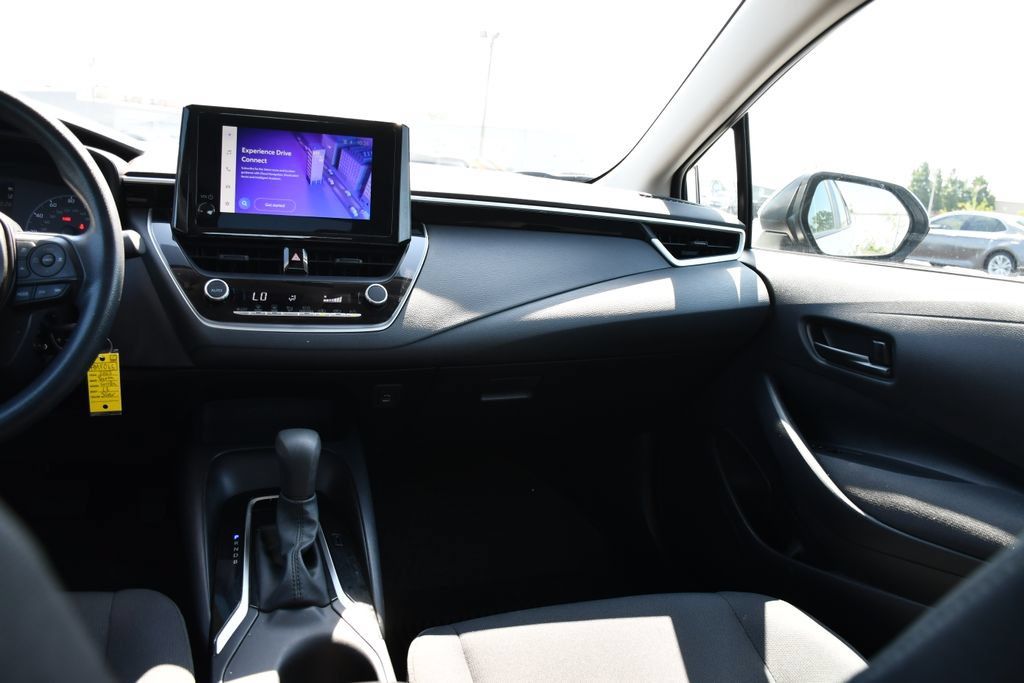 Used 2025 Toyota Corolla LE FWD image 22