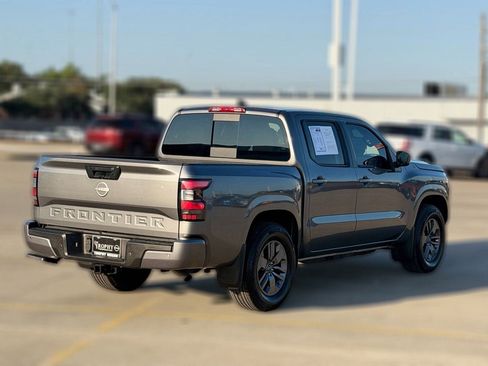Certified 2025 Nissan Frontier SV w/ Tow Package RWD image 9