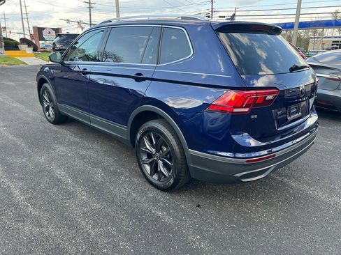 Used 2022 Volkswagen Tiguan SE w/ Panoramic Sunroof Package AWD/4WD image 7