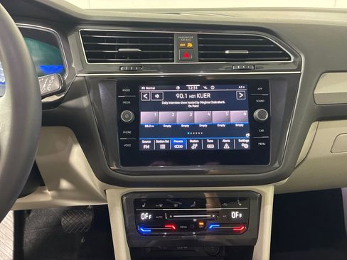 Used 2022 Volkswagen Tiguan SE image 22