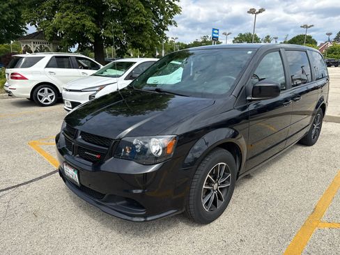 Used 2016 Dodge Grand Caravan SE FWD image 1