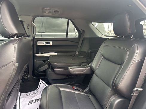 Used 2024 Ford Explorer Limited image 12