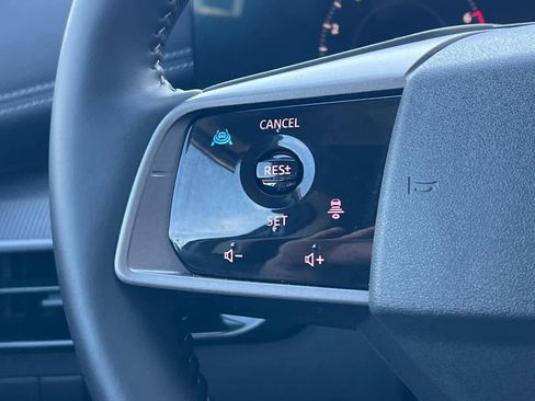 Certified 2025 Nissan Murano SV image 34