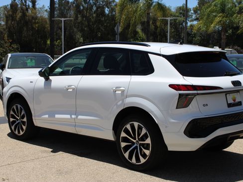 New 2026 Audi Q3 quattro 2.0T AWD/4WD image 3