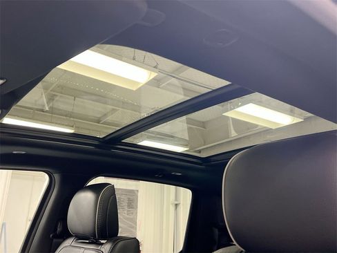 Used 2023 RAM 1500 Limited w/ Body Color Bumper Group image 19