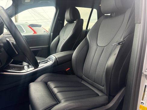Used 2021 BMW X5 xDrive40i w/ Convenience Package image 9