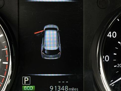 Used 2017 Nissan Rogue SV w/ SV Premium Package image 24