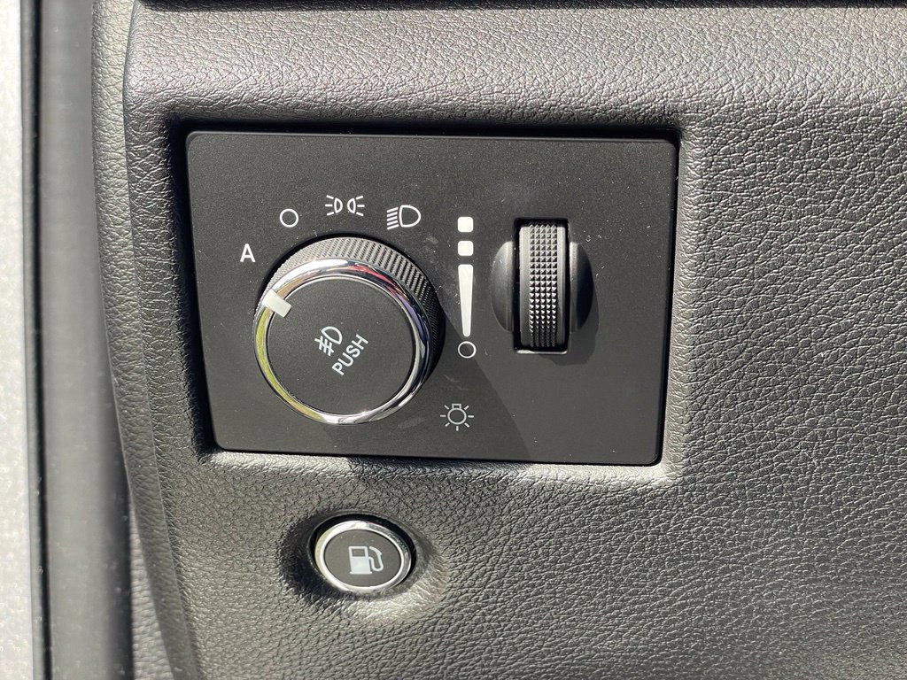 Used 2020 Jeep Grand Cherokee Limited AWD/4WD image 14