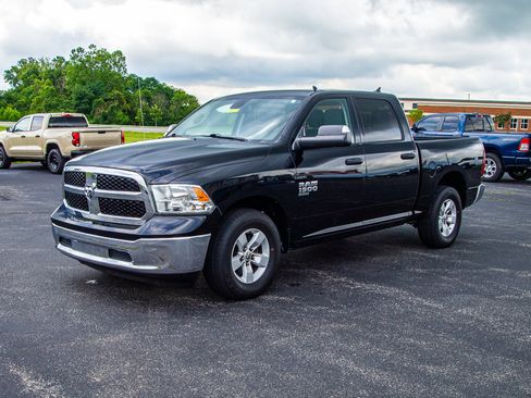 Used 2023 RAM 1500 Classic SLT w/ Trailer & Traction Group RWD image 3