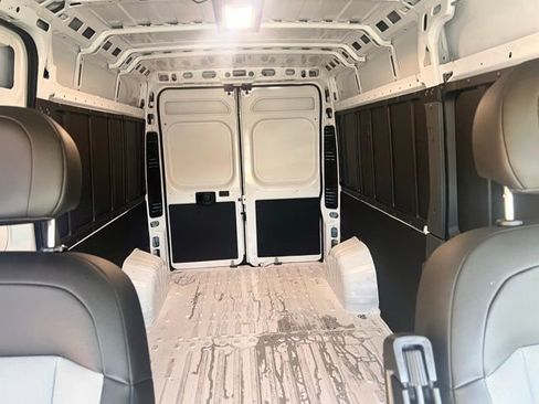 Used 2025 RAM ProMaster 2500 w/ Convenience Group FWD image 21