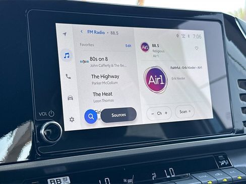 New 2025 Toyota Camry SE image 17