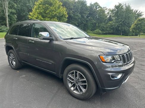 Certified 2021 Jeep Grand Cherokee Limited AWD/4WD image 3