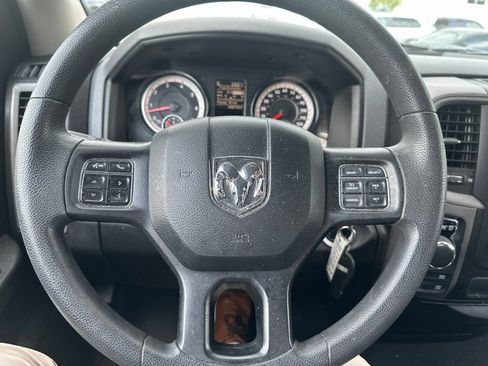 Used 2019 RAM 1500 Express w/ Express Value Package AWD/4WD image 16