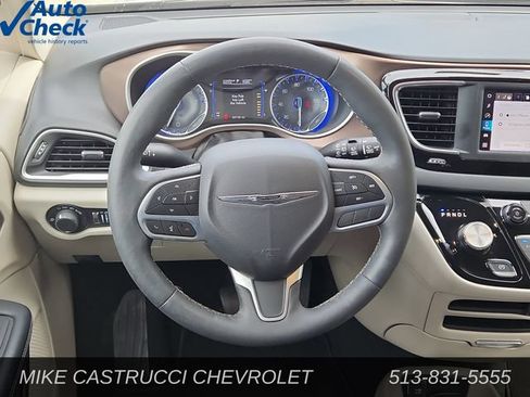 Used 2023 Chrysler Voyager LX FWD image 12