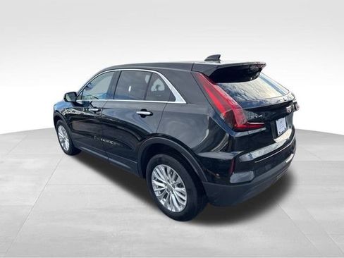 Certified 2024 Cadillac XT4 Luxury w/ Cold Weather Package image 6