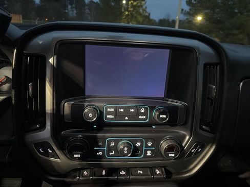 Used 2018 Chevrolet Silverado 1500 LT w/ Texas Edition image 27