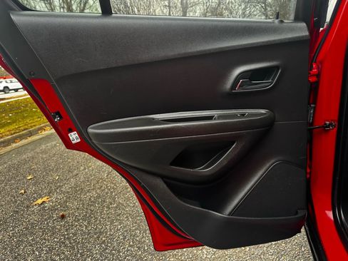 Used 2015 Chevrolet Trax LT image 11