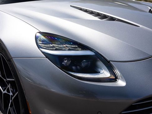 Used 2025 Aston Martin Vanquish V12 image 15