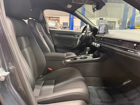 Used 2025 Honda Civic Sport image 19