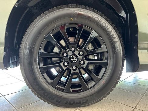 Certified 2023 Lexus GX 460 w/ Black Line Special Edition AWD/4WD image 5