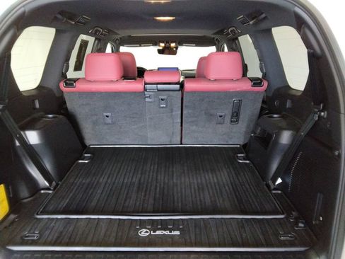 Used 2023 Lexus GX 460 Premium image 11