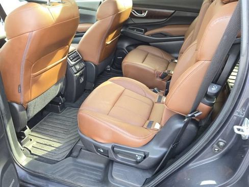 Used 2023 Subaru Ascent Touring AWD/4WD image 11